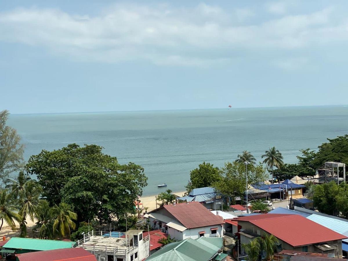 By The Sea Beachfront Penang Batu Ferringhi Exterior foto