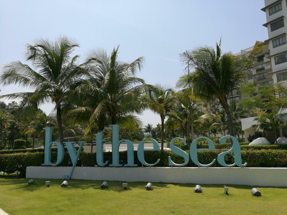 By The Sea Beachfront Penang Batu Ferringhi Exterior foto